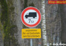 Oö: Lkw-Bergung mit zwei Seilwinden nach vermutl. Navi-Fahrt in Oberschlierbach