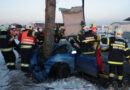 Nö: Auto kracht frontal gegen Baum