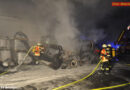 Deutschland: Radlader in Vollbrand: angrenzende Halle gerettet!