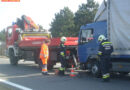 Nö: Lkw kommt von Autobahn ab und landet im Graben