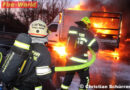 Oö: Klein-Lkw brannte auf A25 -> Ausbreitung durch Treibstofffeuer