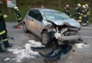 Oö: Pkw prallt gegen abgestellten Lkw -> Lenkerin verletzt