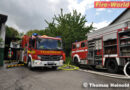 Deutschland: Feuerwehr Bruchsal löscht Tranktor mit Weinbauspritze