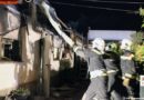 Nö: Feuerwehr rettet Bewohner und Tiere bei Garagenbrand