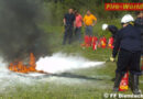 Stmk: Praktische Übung mit Feuerlöschern für die Feuerwehrjugend