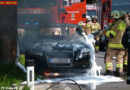 Oö: Audi-Limousine auf der B 145 in Flammen