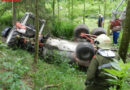 Oö: Traktor samt Güllefass in Wald abgestürzt