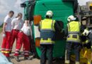 Ktn: Fahrer im umgestürzten Lkw eingeklemmt
