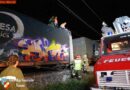 Nö: Pkw wird von Zug 600 Meter mitgerissen