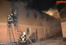 Wien: Offener Brand an Gebäudeteil in Innenhof