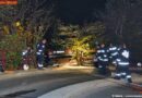 W: Pkw durchbricht ein Geländer und stürzt drei Meter ab