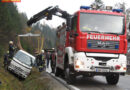 Oö: Aufräumarbeiten nach Verkehrsunfall mit drei Fahrzeugen