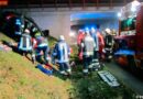 Nö: Fahrzeuglenker springt mit seinem Pkw über eine Straße