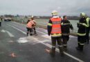 Nö: Feuerwehr rettet Person aus verunfalltem Fahrzeug