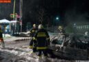 Oö: Passanten retten Fahrzeuglenker aus brennenden Fahrzeug