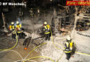 Bayern: Verkaufszelt am Viktualienmarkt in München in Vollbrand