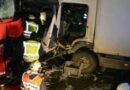 Oö: Zwei Lkw kollidiert – ein Lkw-Lenker eingeklemmt