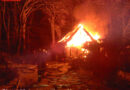 Deutschland: Holz-Wohnhaus in Velbert lichterloh in Flammen