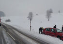 Oö: Auto in Wirling von Schneefahrbahn abgekommen
