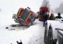 Oö: Müllfahrzeug kommt vom rechten Weg ab