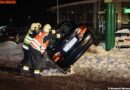 Nö: Pkw prallt gegen einer Felsblock am Straßenrand