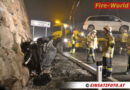 Tirol: Pkw kommt bei Unfall auf schräg liegendem Auto zum Stillstand
