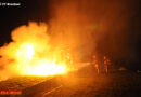 Deutschland: Gartenhaus in Bruchsaal in Vollbrand
