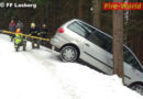 Oö: Nach Ausweichmanöver mit Auto im Wald gelandet