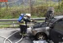T: Motorraum eines Pkw auf der A12 in Vollbrand
