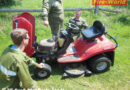 Nö: „Feuriger“ Rasenmäher-Traktor in Groß Siegharts