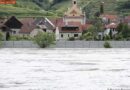 Nö: Alles auf den Beinen – das Wasser kommt