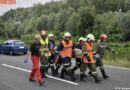 Oö. Schwer verletzte Person aus Fahrzeug gerettet