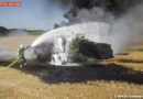 Oö: Brand eines Traktors mit Strohballenpresse in Andorf