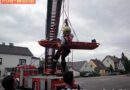 Oö: Personenrettung auf einer Baustelle mit der Drehleiter