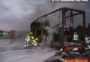 Bgld: Zwei Traktoren auf Lkw auf der A4 in Vollbrand
