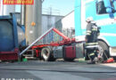 Oö: Container bei Entladevorgang umgestürzt: Austritt von Hydrauliköl