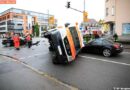 D: Rettungswagen verunfallt bei Einsatzfahrt