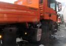 Nö: Lkw-Fahrer aus zerstörter Fahrerkabine gerettet