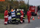 Oö: Lkw-Lenker unter seinem eigenen Fahrzeug eingeklemmt