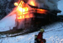 Schweiz: Wohngebäude am Beatenberg in Vollbrand