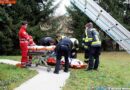 Nö: Eine Person über zwei Schiebeleitern gerettet