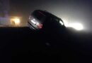 Oö: Pkw kommt im dichten Nebel von der Straße ab