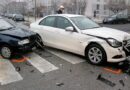Nö: Drei Fahrzeuge verunfallen in einem Kreuzungsbereich