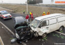 Oö: Zwei Verletzte bei Frontalunfall zwischen Pkw und Kleinbus (+Video)