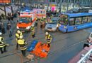 D: Pkw gegen Straßenbahn -> Lenkerin verletzt