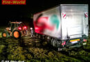 Oö: Abgestellter Lkw Anhänger in angrenzendes Feld gerollt