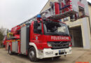 Fünf Feuerwehren mit neuen Drehleitern von Metz Aerials
