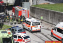 Tirol: Lkw-Reifen gewechselt: Mann unter Lkw eingeklemmt
