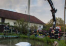 Oö: Feuerwehren auf Autofang in Teich (+Video)