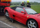 Nö: Ferrari prallt auf Südautobahn gegen Betonleitwand